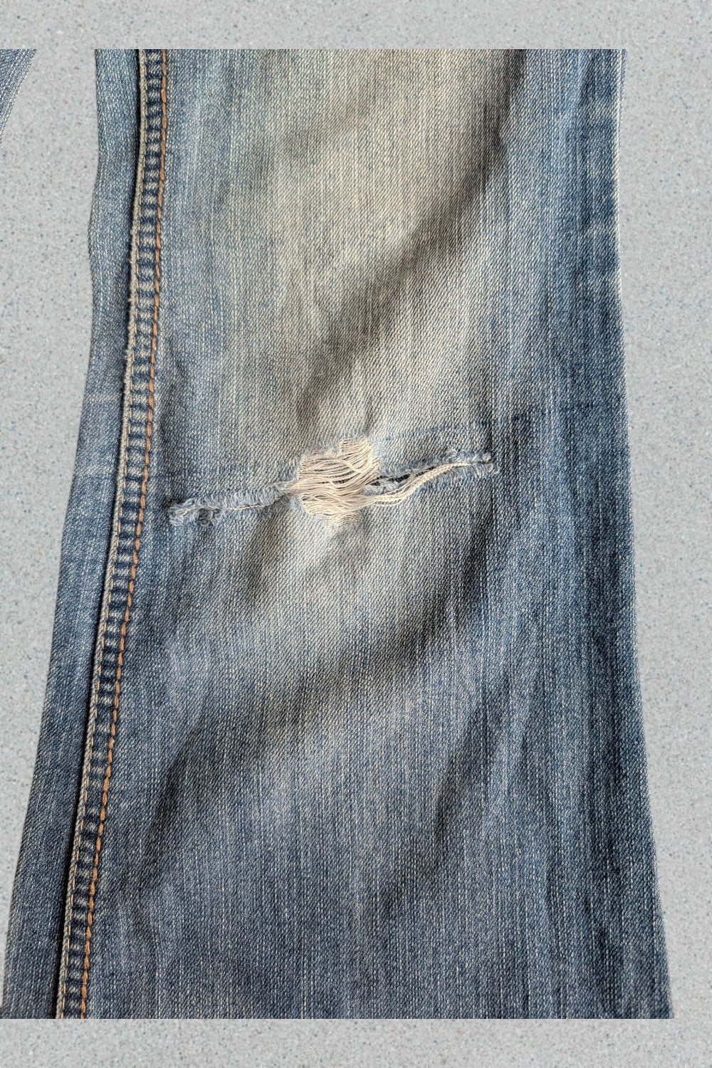 L.E.I. Sophia Hipster Flare Jeans Y2K Vintage Denim Schlaghose Bestickte Taschen