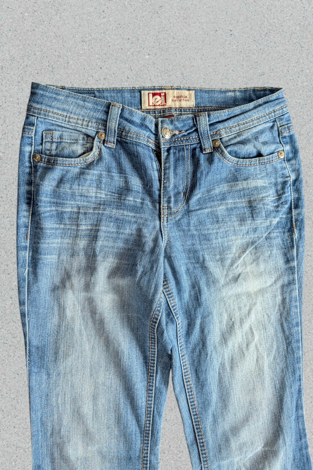 L.E.I. Sophia Hipster Flare Jeans Y2K Vintage Denim Schlaghose Bestickte Taschen