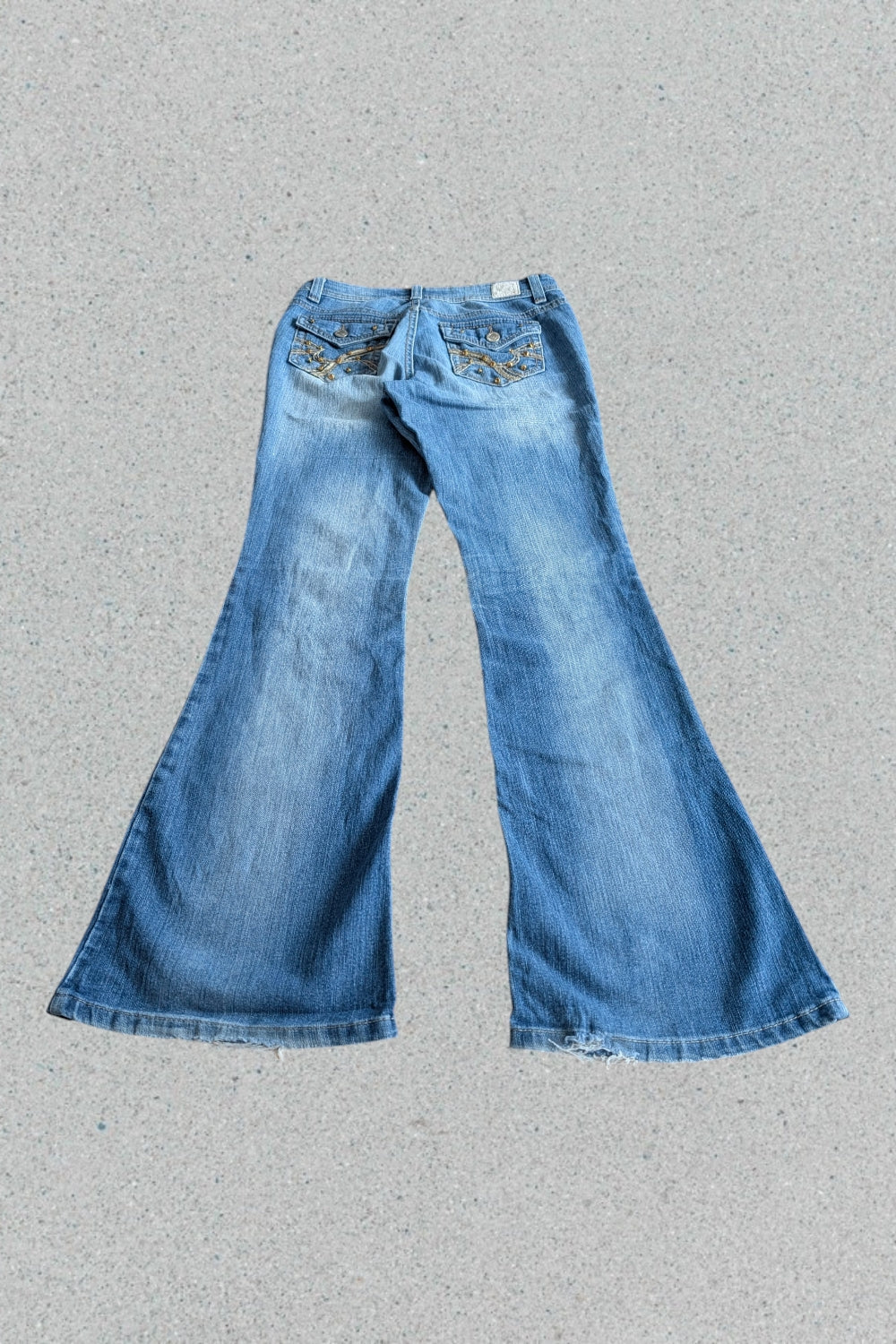 L.E.I. Sophia Hipster Flare Jeans Y2K Vintage Denim Schlaghose Bestickte Taschen