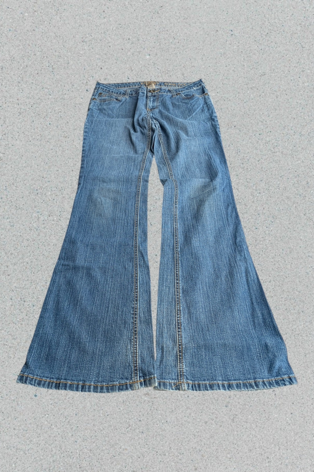 Vintage Bootcut Jeans Y2K Style - perfekt für den Retro-Look