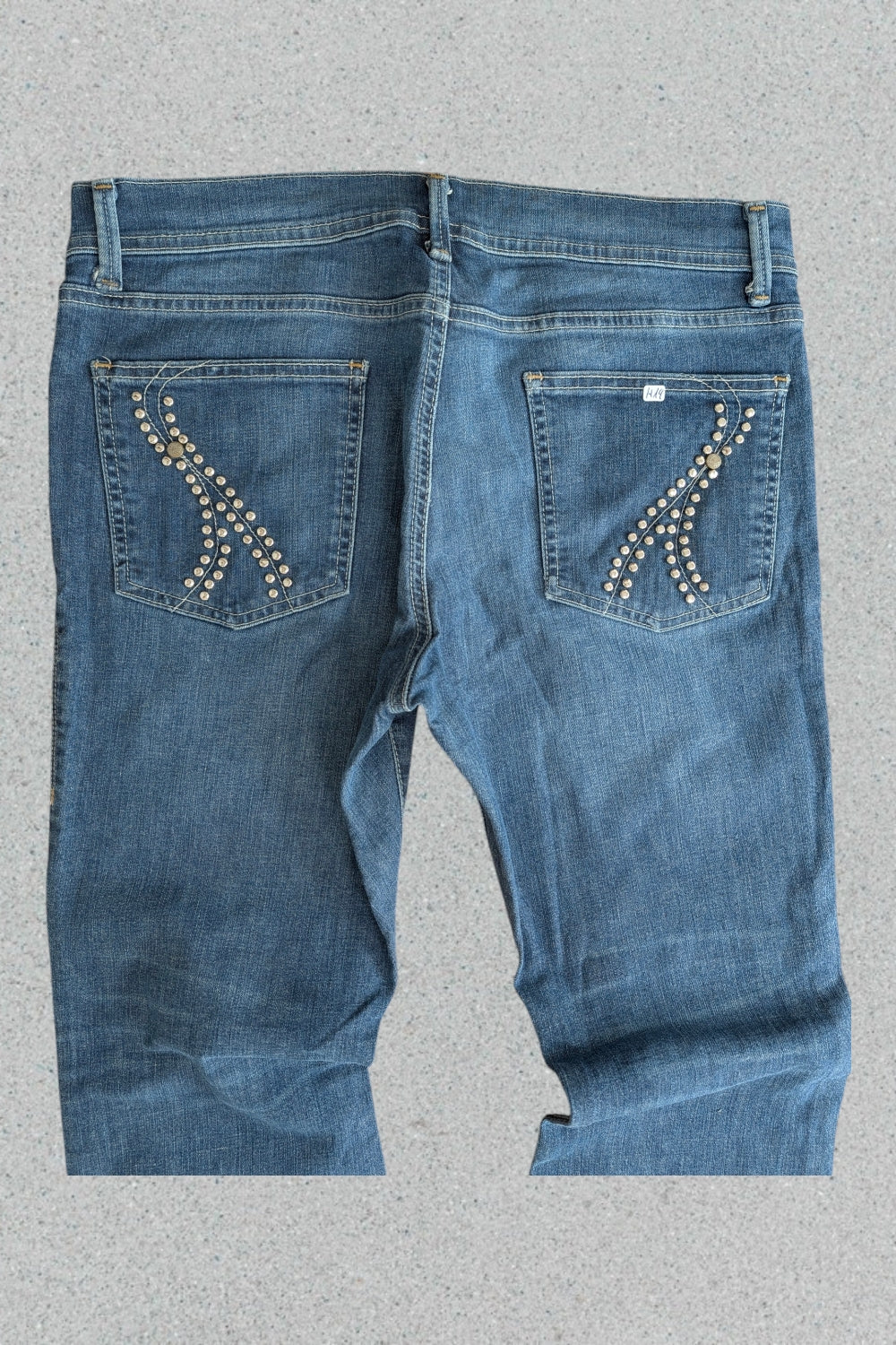 Bootcut Jeans mit Nieten-Details • Y2K Vintage Style • Damen